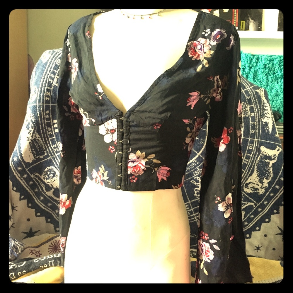 Floral Print Cropped Blouse